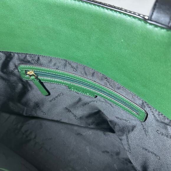 Calvin Klein Ashlynn Raffia Extra-Large Cut Out Hardware Tote Black White Green - Picture 6 of 10